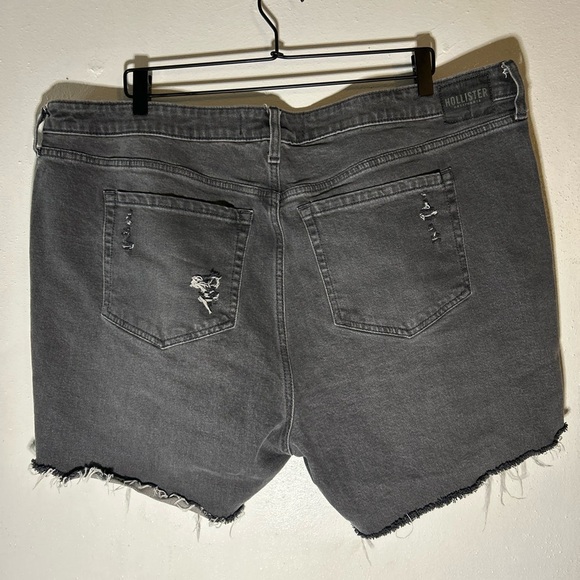 Hollister Ultra High-Rise Mom Gray Denim Shorts Size 21 - Picture 2 of 4